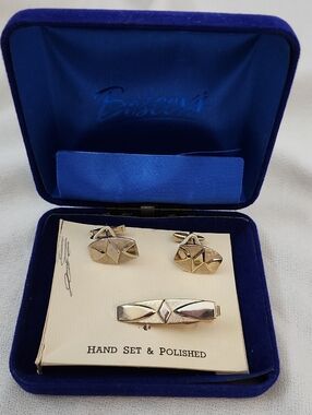 Vintage Set of Hand Set and polished Tieclip and Cuff links